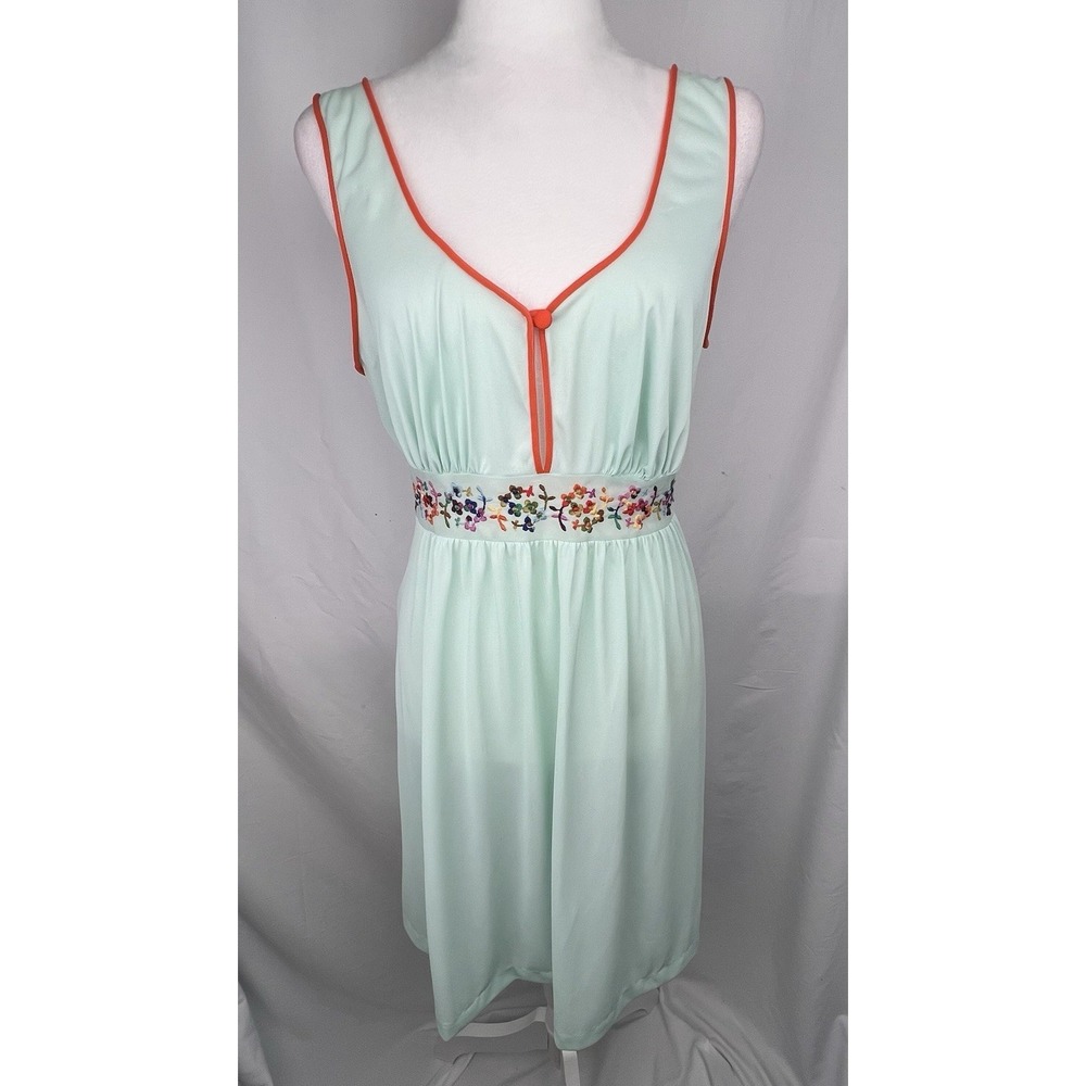 VTG Kayser Nightgown Sz 36 Mint Green Nylon Embroidered Floral Empire Waist Mod